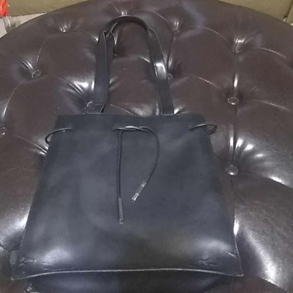 Sale!!!  "Liz Claiborne" Everyday bag black medium